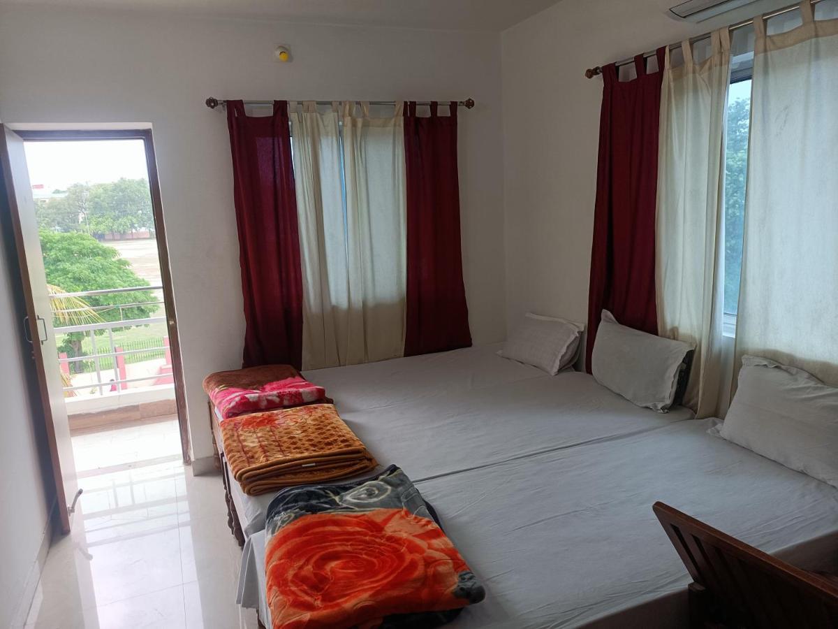 The Gupta Guest House Bodh Gaya Exterior foto
